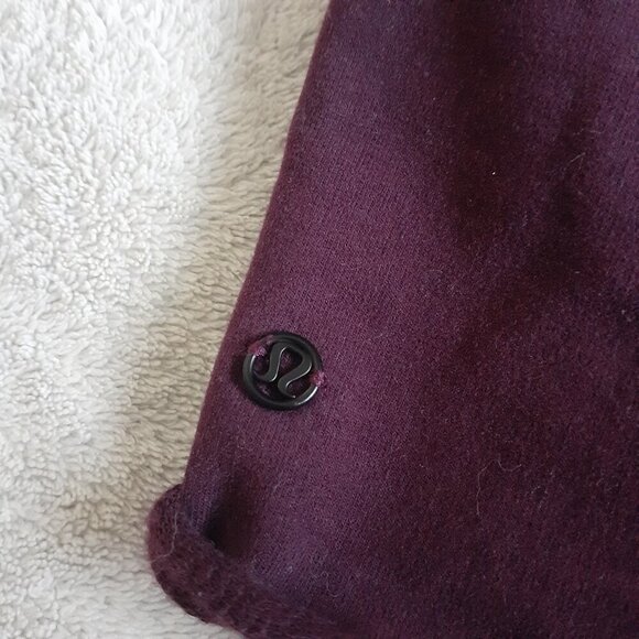 Lululemon Women's Size 8 Dark Purple Drawstring Pull On Jogger Shorts - Picture 5 of 9